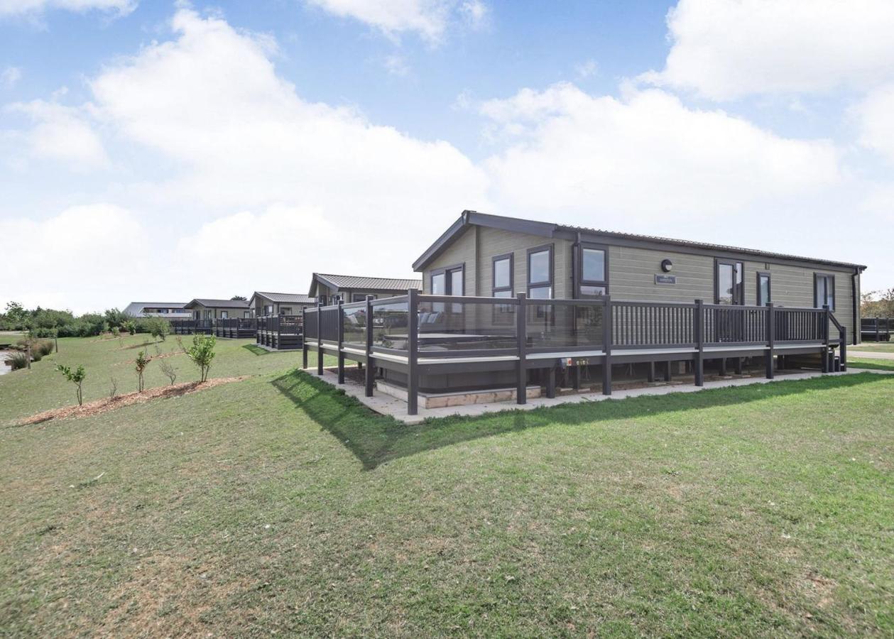 Home Farm Park Lakeside Retreat Burgh le Marsh Room photo