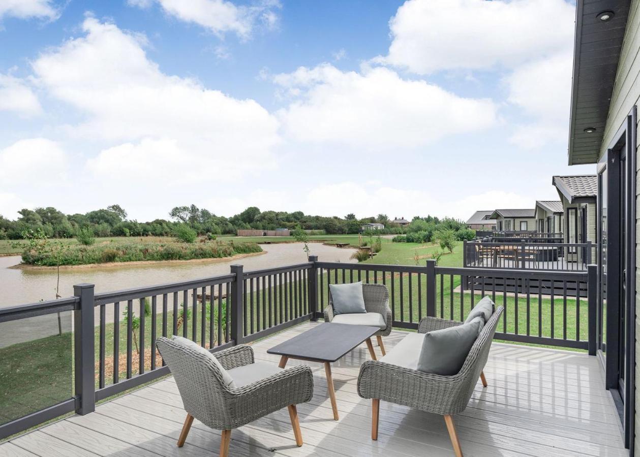 Home Farm Park Lakeside Retreat Burgh le Marsh Room photo