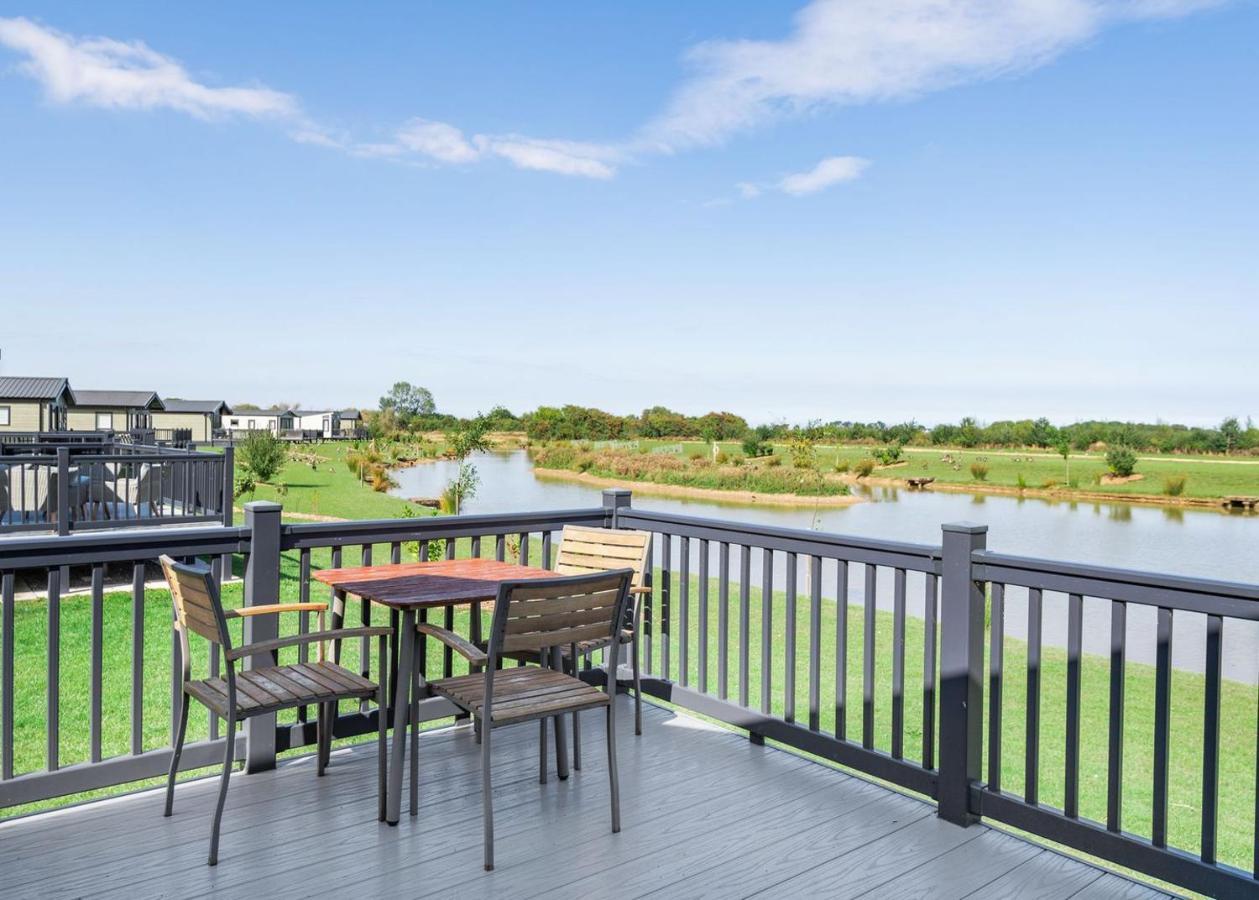 Home Farm Park Lakeside Retreat Burgh le Marsh Room photo